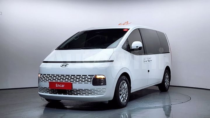 Hyundai Staria - фото 1