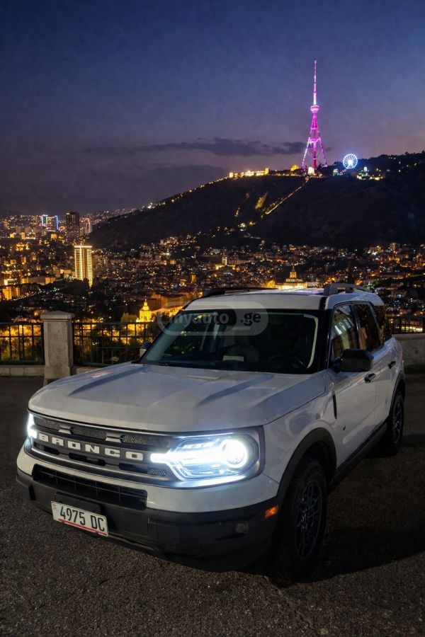 Ford Bronco - фото 1