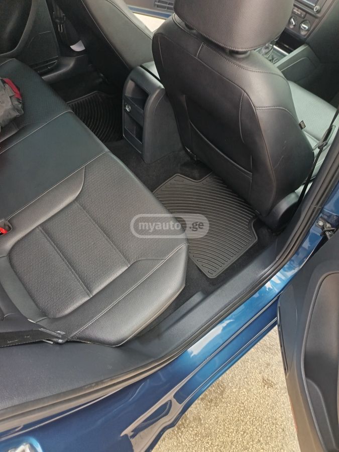 Volkswagen Jetta - фото 10
