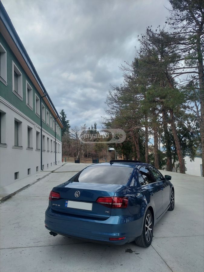 Volkswagen Jetta - фото 2