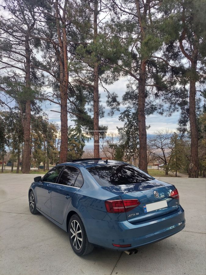 Volkswagen Jetta - фото 3