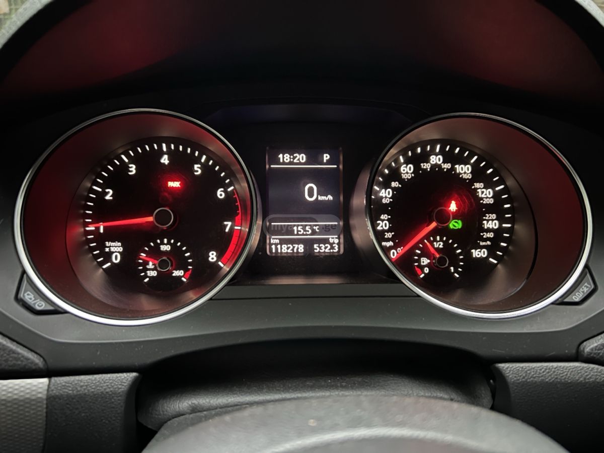 Volkswagen Jetta - фото 7