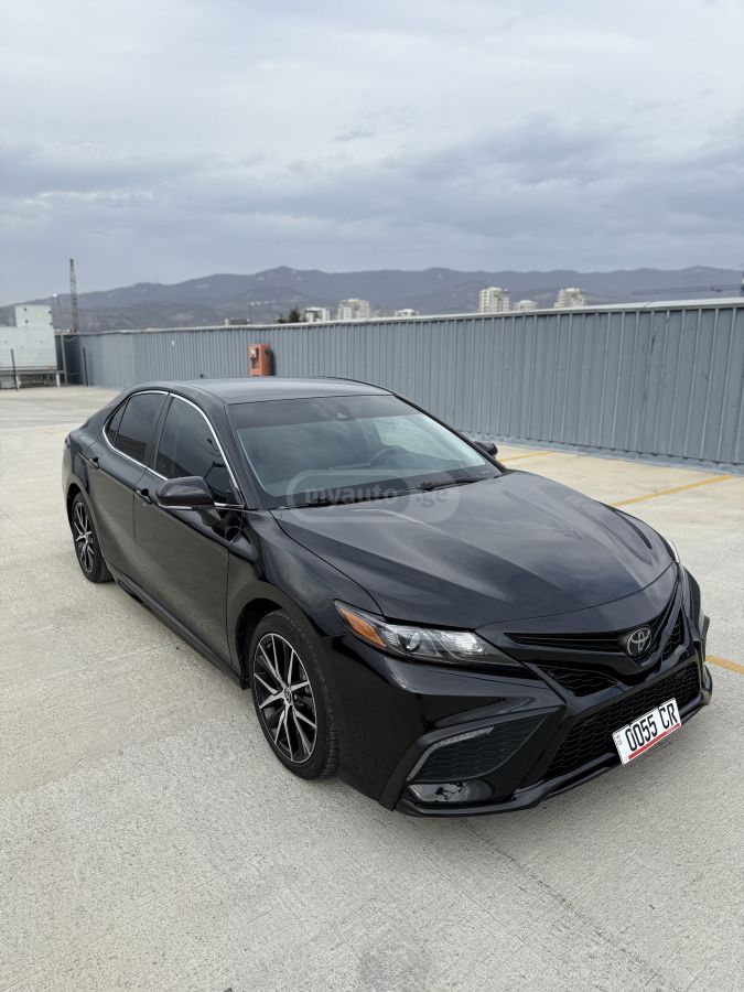 Toyota Camry - фото 2