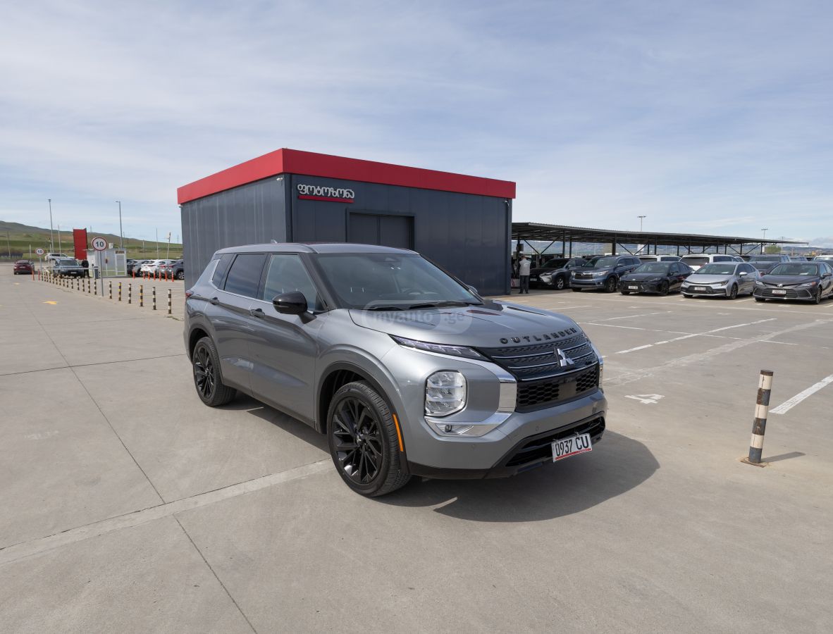 Mitsubishi Outlander - фото 3