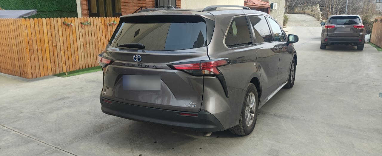 Toyota LE 8 Passenger 4dr All-Wheel D — миниатюра 7