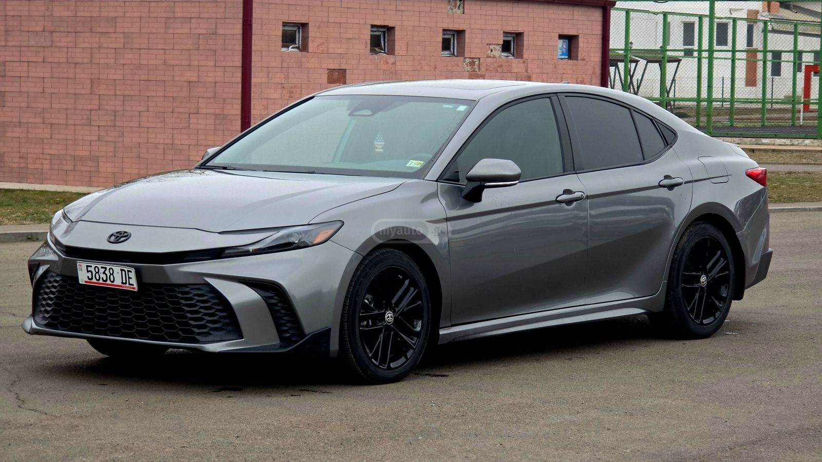 Toyota Camry - фото 3