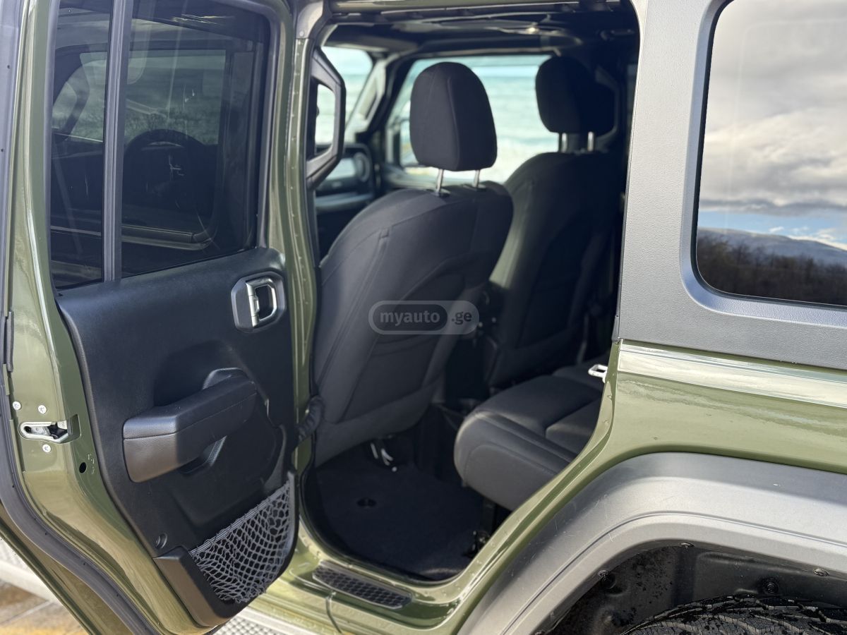 Jeep Wrangler - фото 11