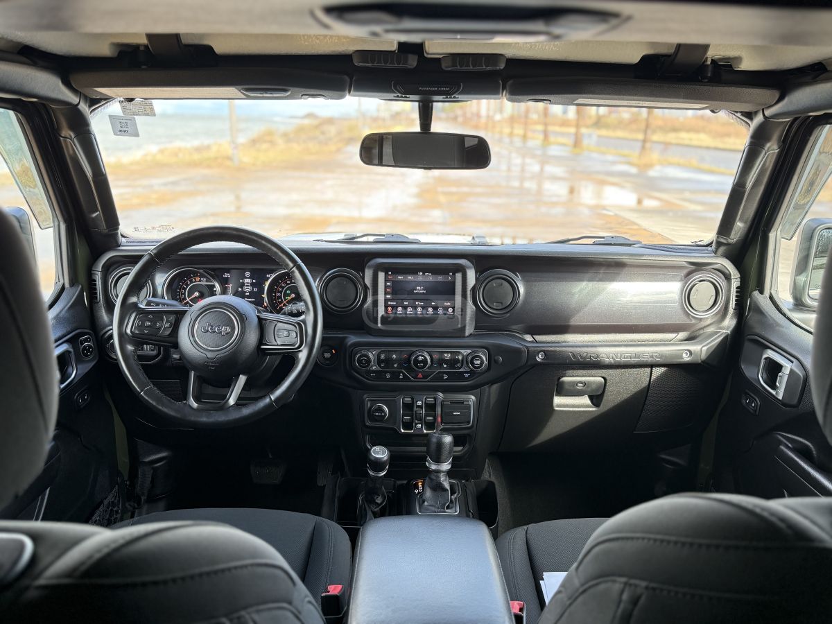 Jeep Wrangler - фото 13