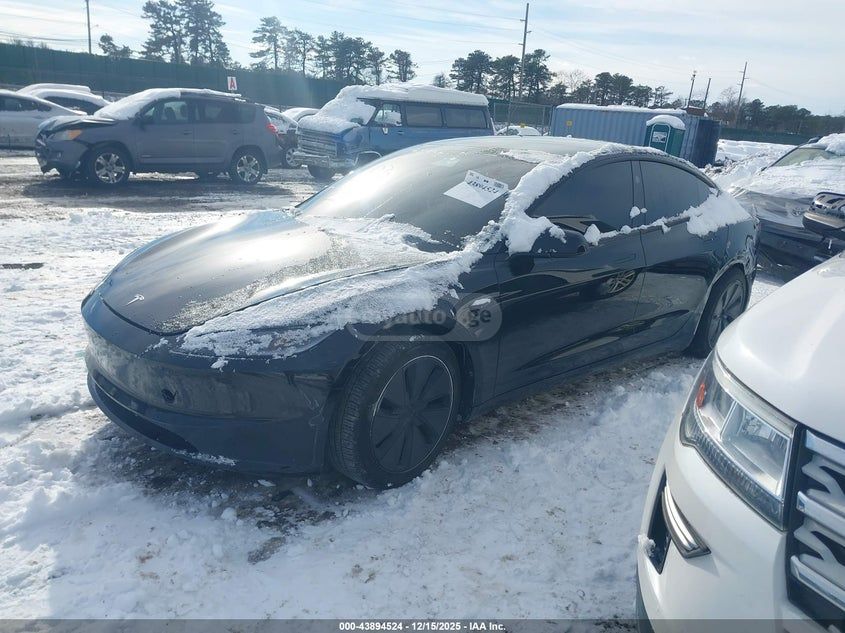 Tesla Model 3 - фото 12