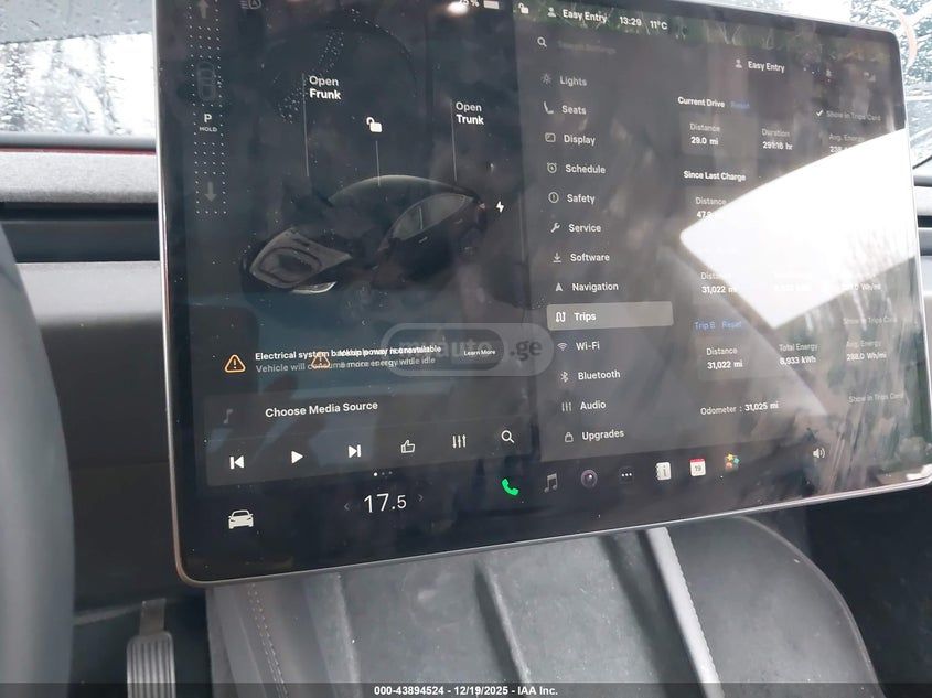 Tesla Model 3 - фото 13