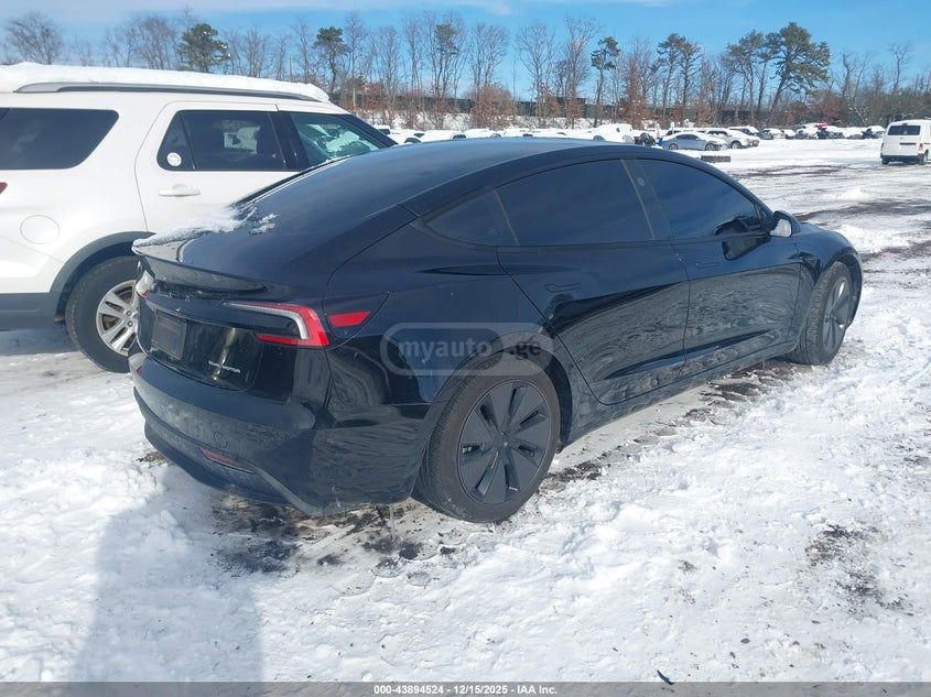 Tesla Model 3 - фото 4