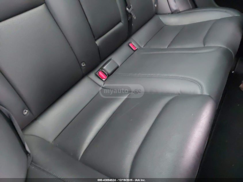 Tesla Model 3 - фото 8