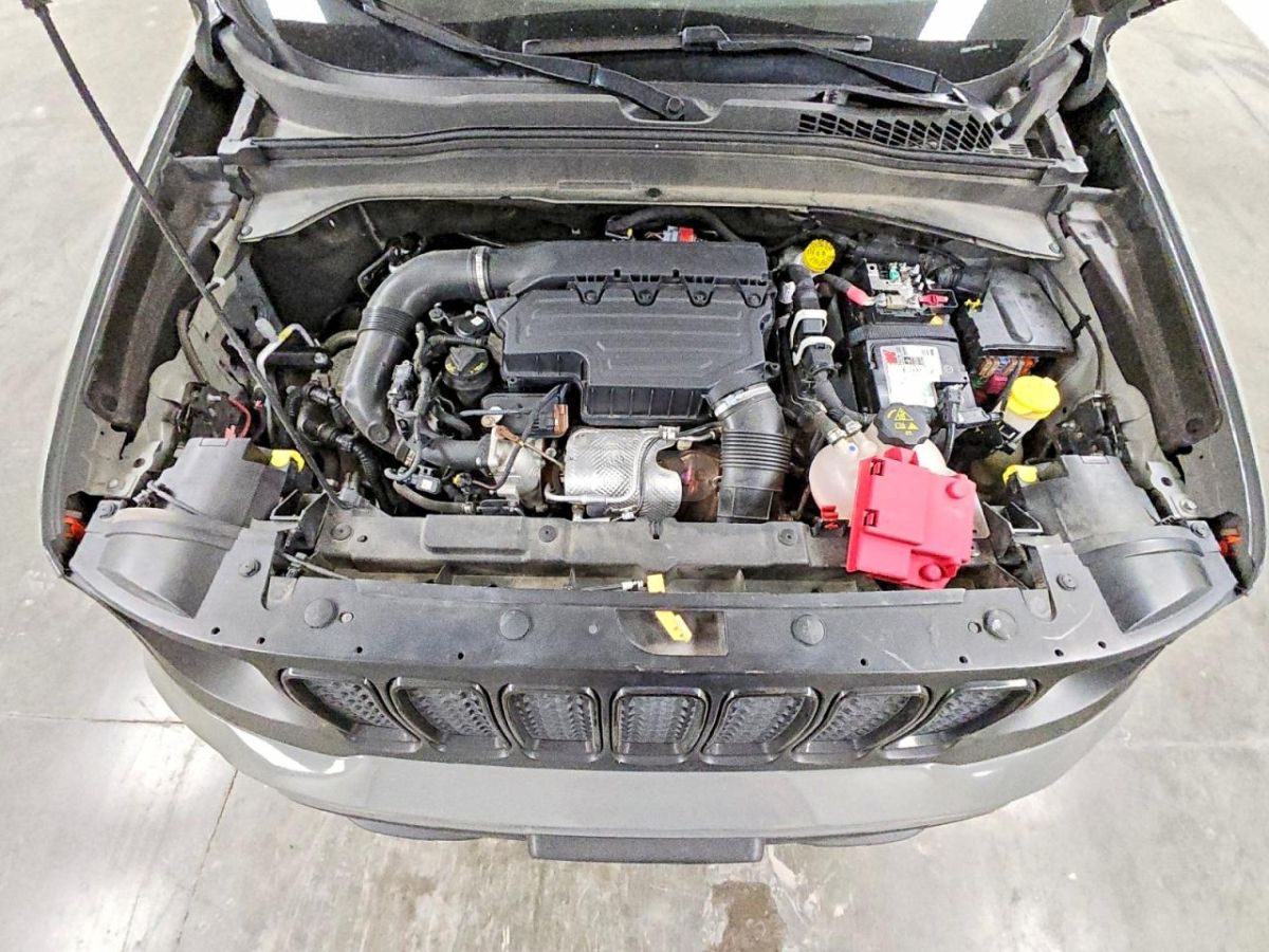 Jeep Renegade 2022 — миниатюра 11