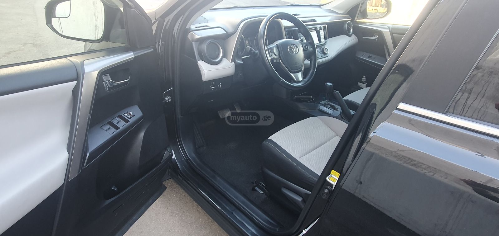 Toyota RAV 4 - фото 9