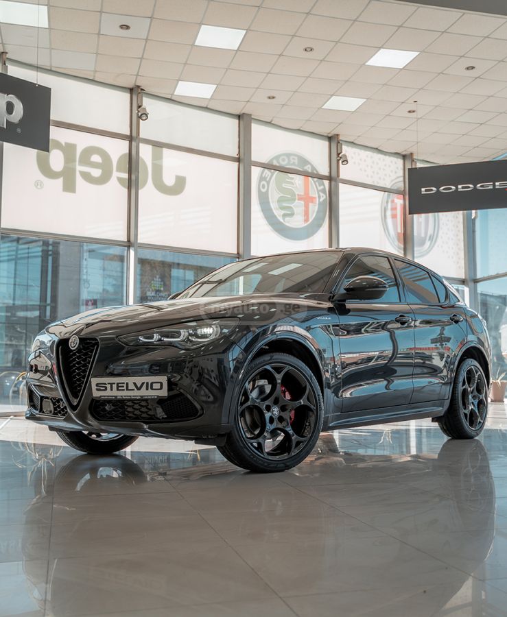 Alfa Romeo Stelvio - фото 1