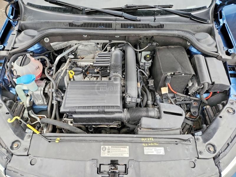 Volkswagen Jetta - фото 10