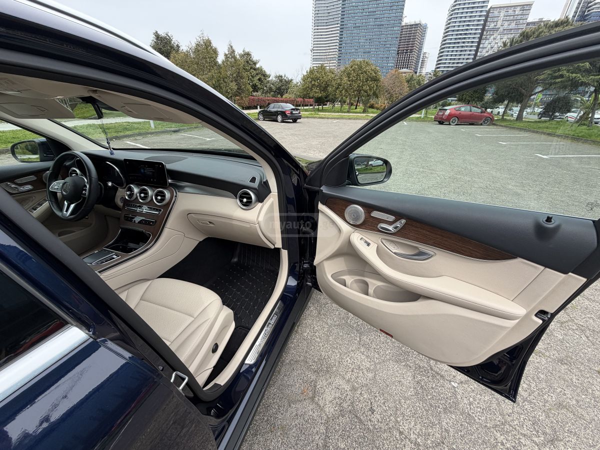 Mercedes-Benz GLC 300 - фото 13