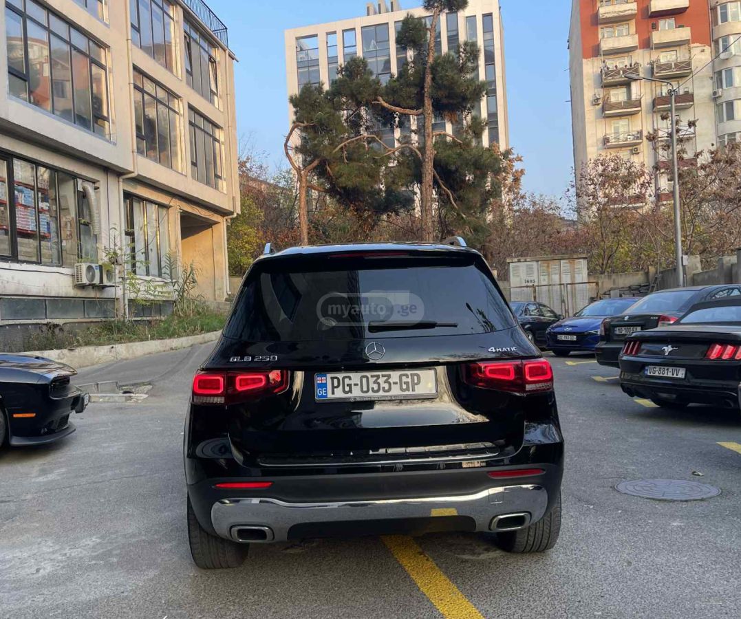Mercedes-Benz GLB 250 2023 — миниатюра 4