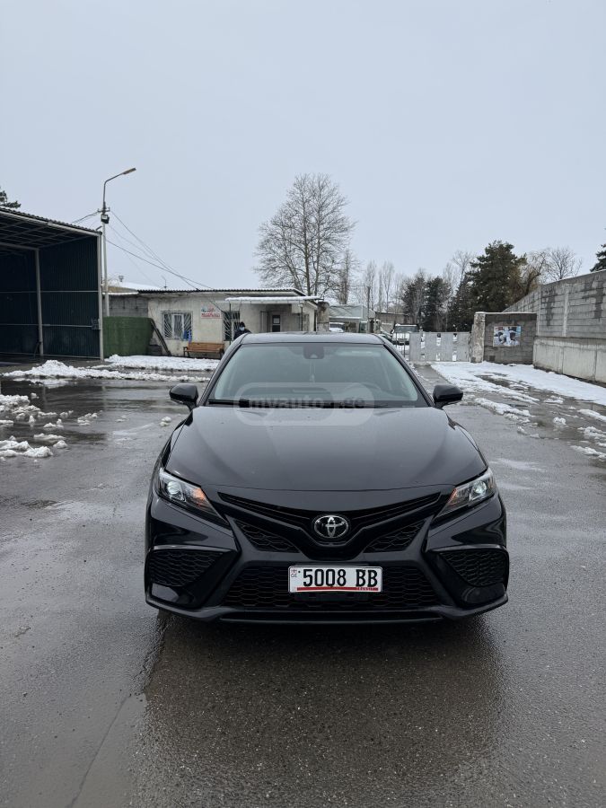 Toyota SE 4dr Front-Wheel Drive Sedan — миниатюра 1