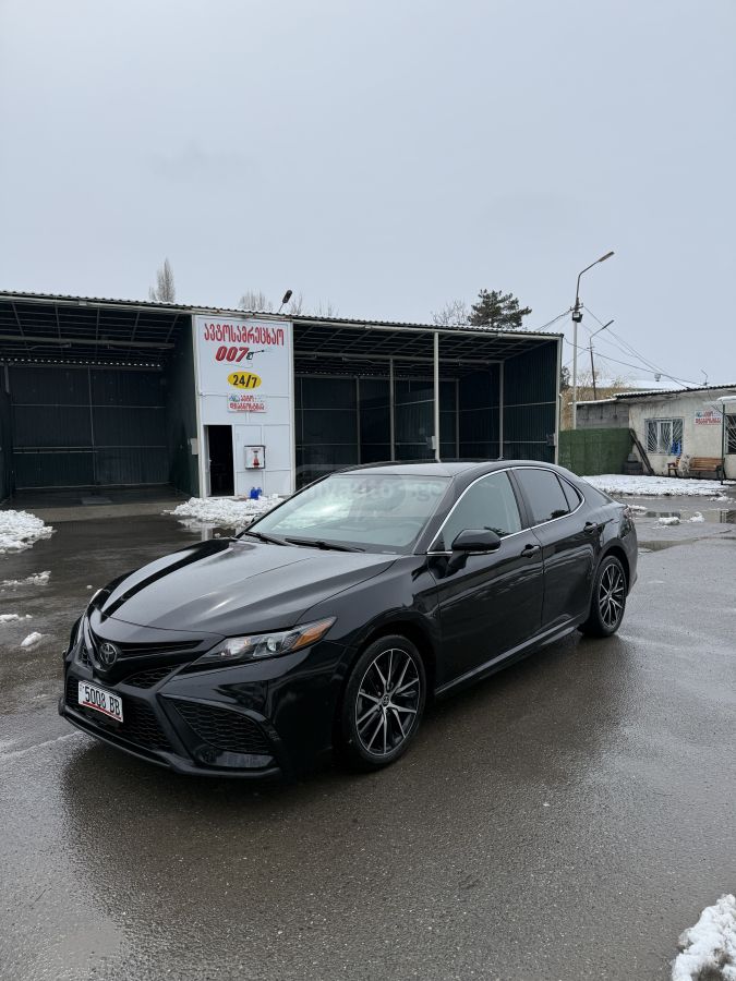 Toyota SE 4dr Front-Wheel Drive Sedan — миниатюра 6