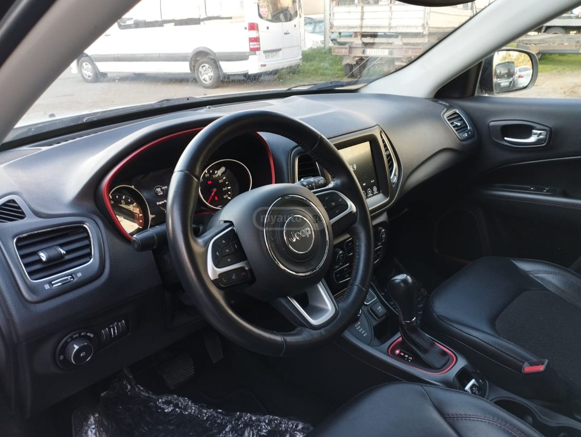 Jeep Compass - фото 9