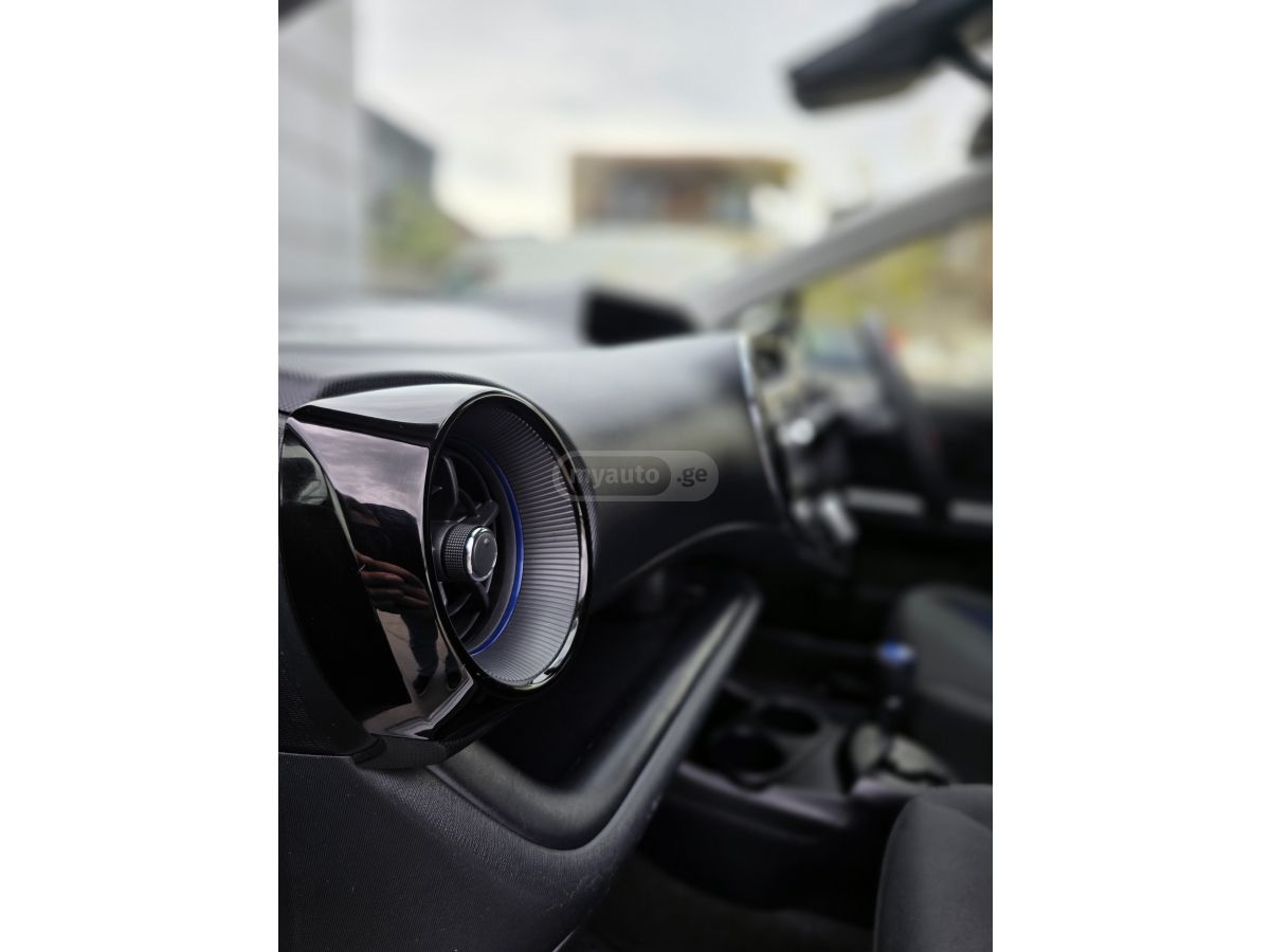 Toyota Aqua - фото 13