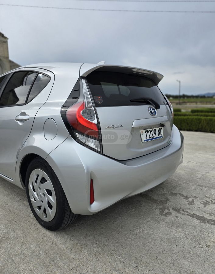 Toyota Aqua - фото 15