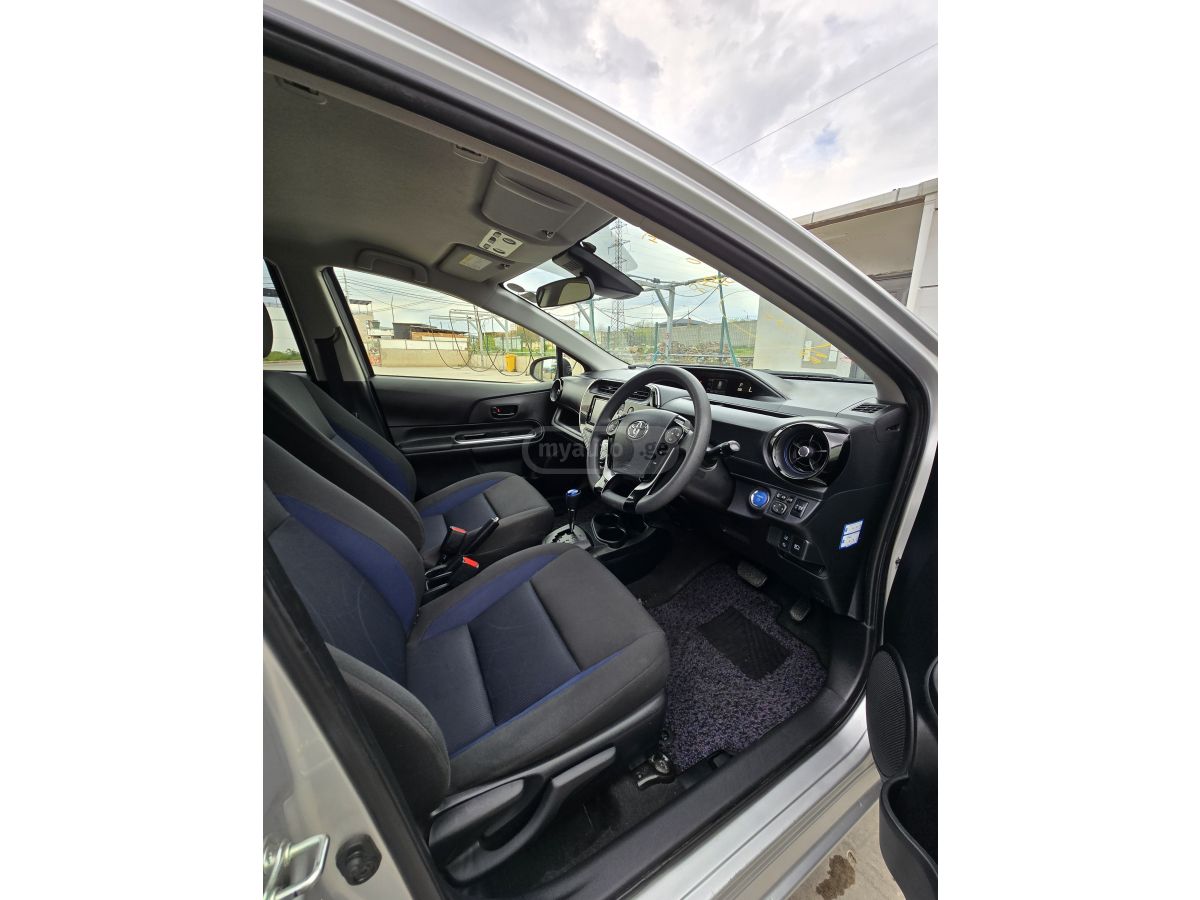 Toyota Aqua - фото 8