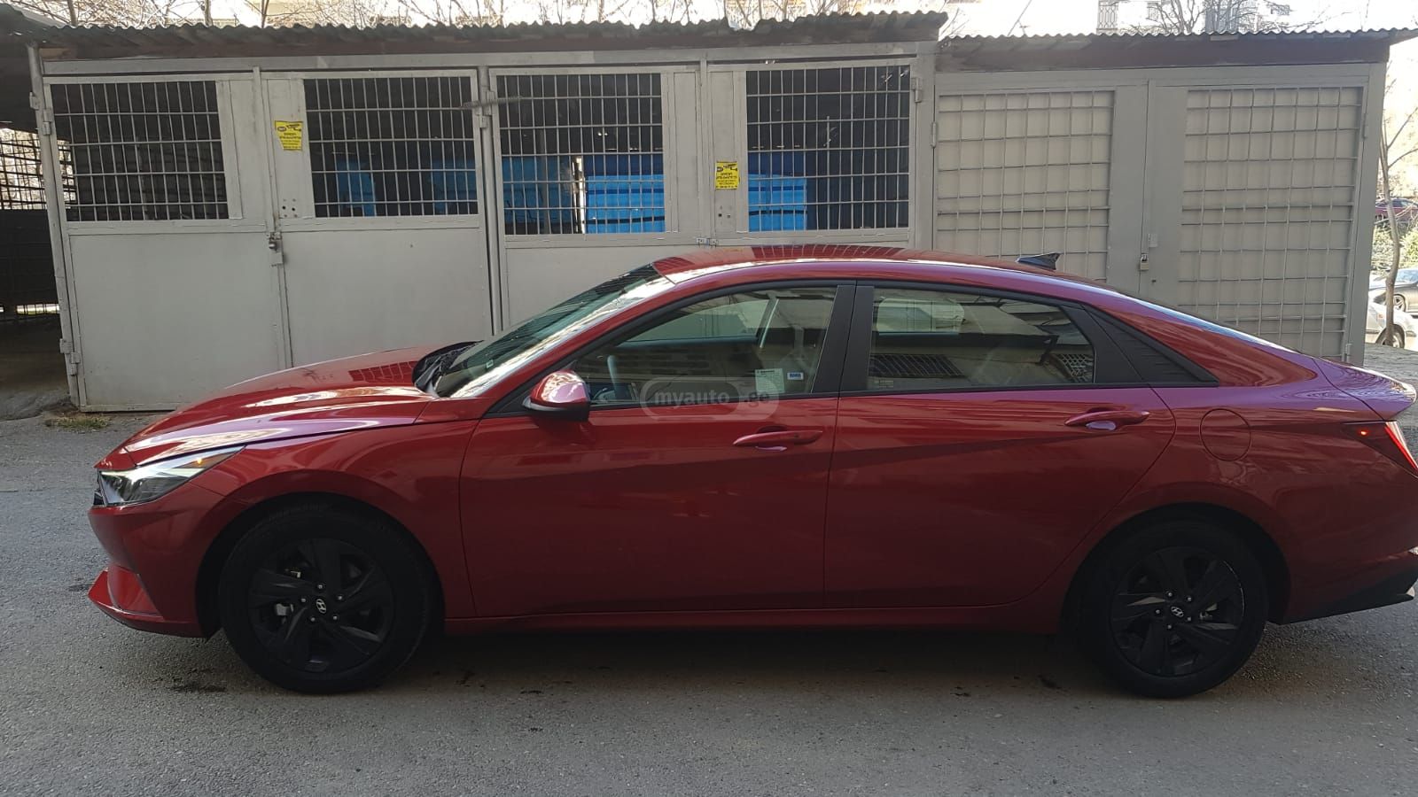 Hyundai Elantra - фото 2
