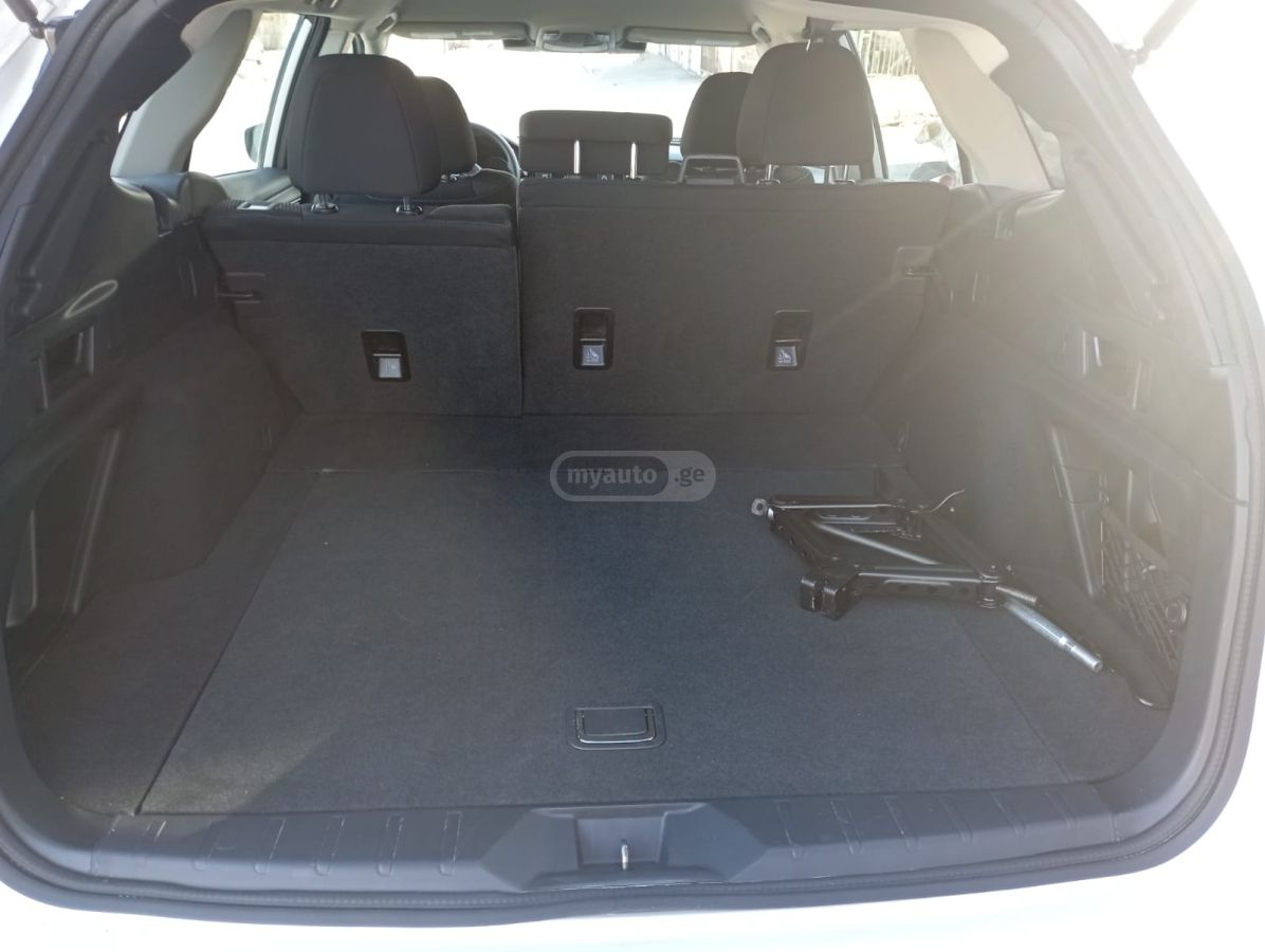 Subaru Base 4dr All Wheel Drive CVT — миниатюра 8