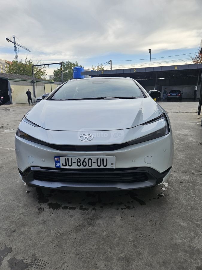 Toyota XLE 5dr Front-Wheel Drive Hatc — миниатюра 3