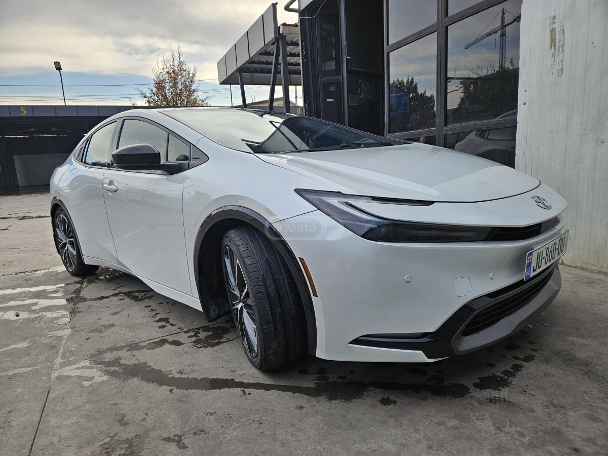 Toyota XLE 5dr Front-Wheel Drive Hatc — миниатюра 4