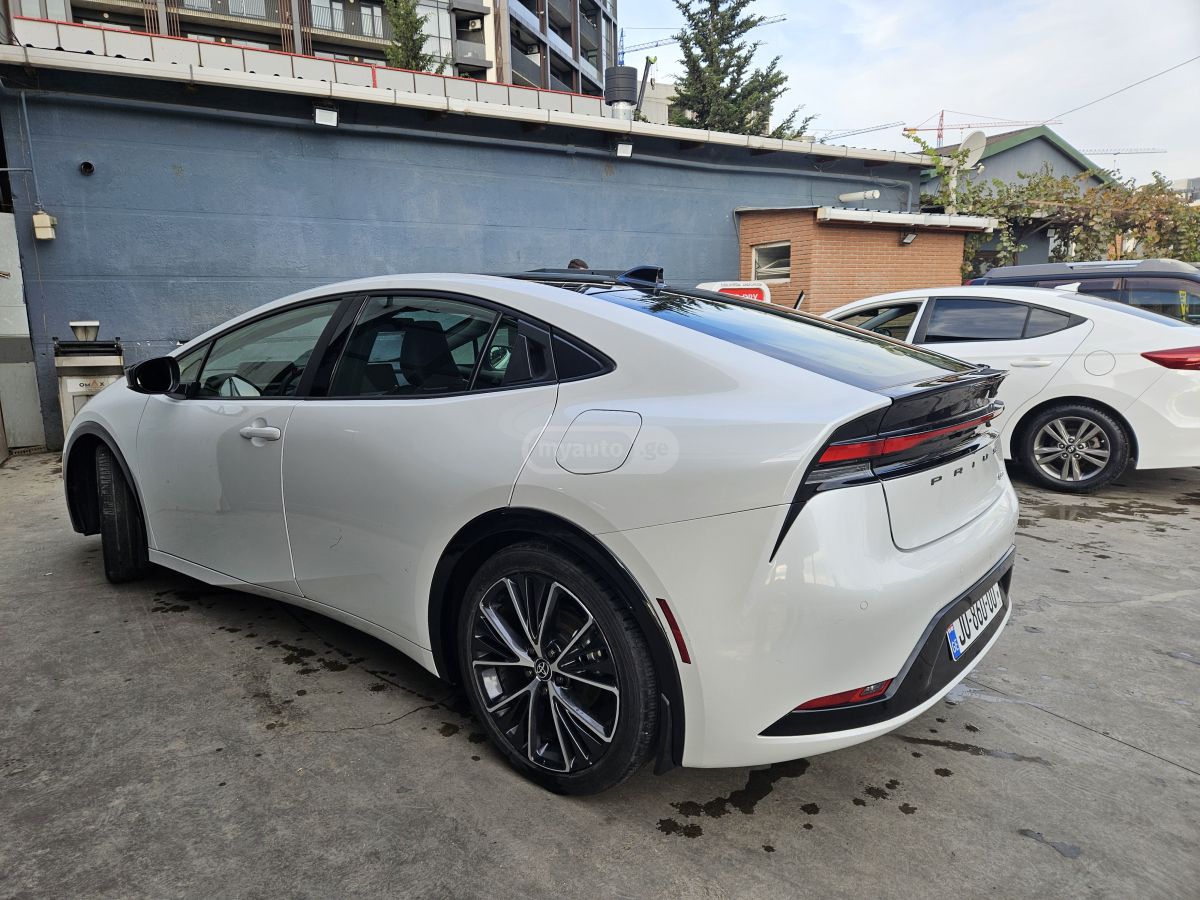 Toyota XLE 5dr Front-Wheel Drive Hatc — миниатюра 6