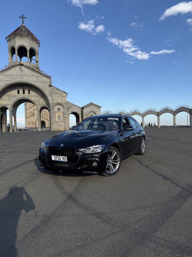 BMW 330 - фото 1