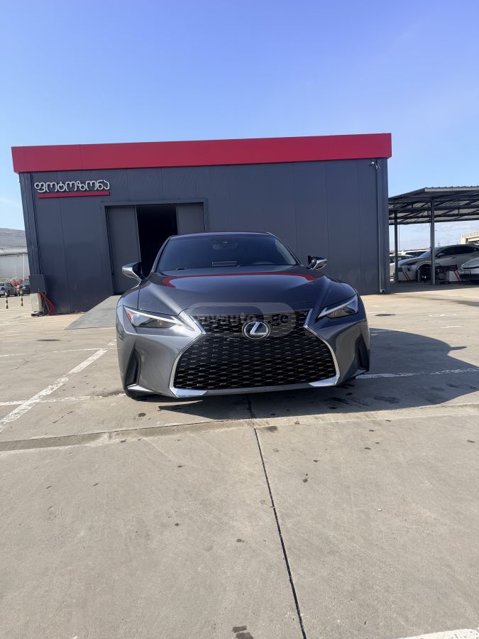 Lexus IS 300 2021 — миниатюра 1
