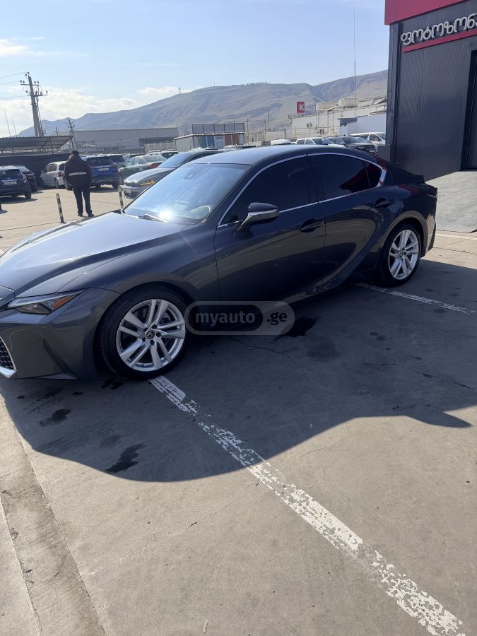 Lexus IS 300 2021 — миниатюра 3