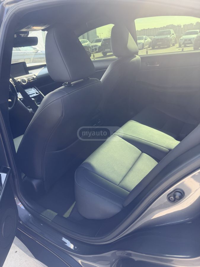 Lexus IS 300 2021 — миниатюра 9