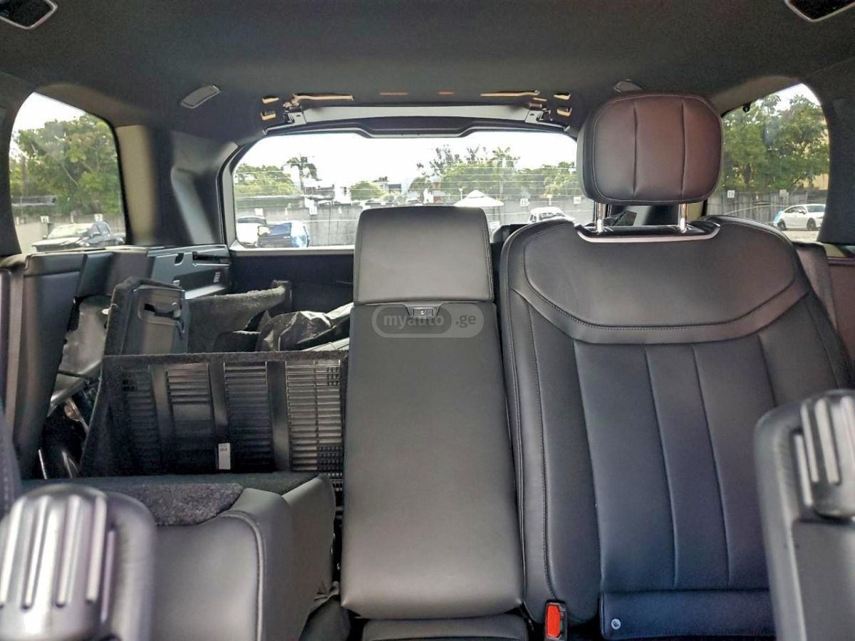 Land Rover Autobiography 4dr All Wheel Dr — миниатюра 10