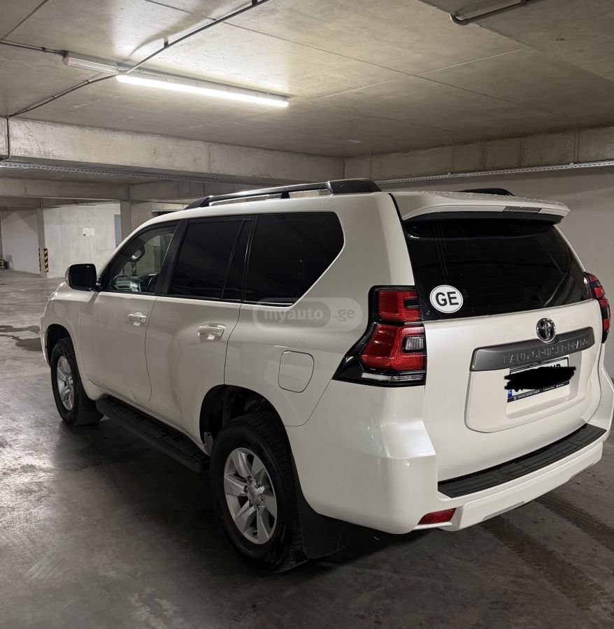 Toyota Land Cruiser Prado - фото 1
