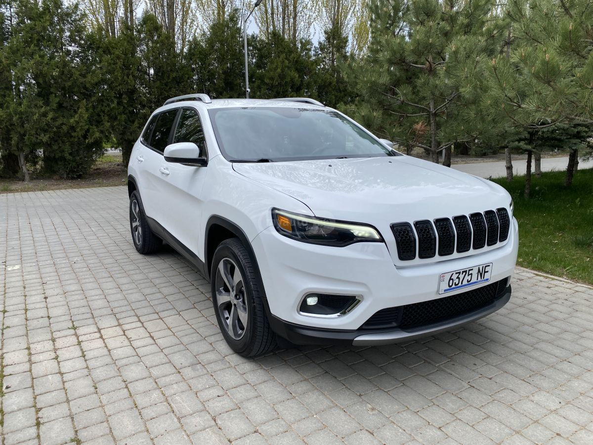Jeep Cherokee - фото 1