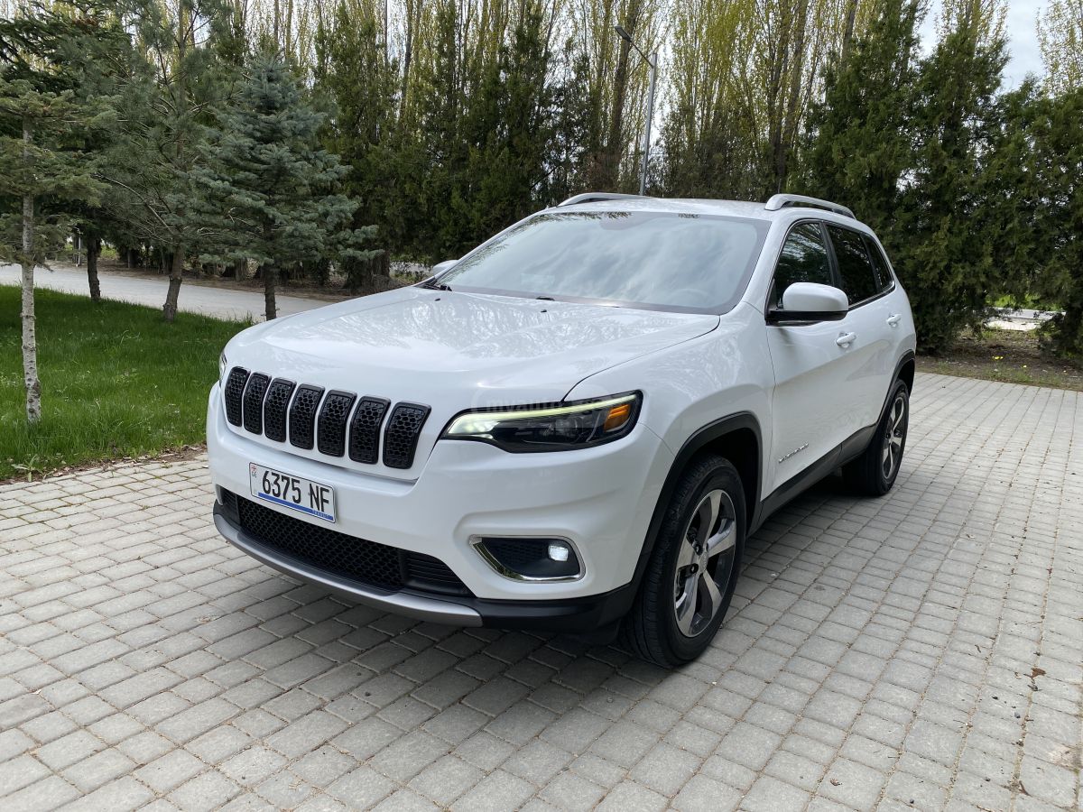 Jeep Cherokee - фото 2