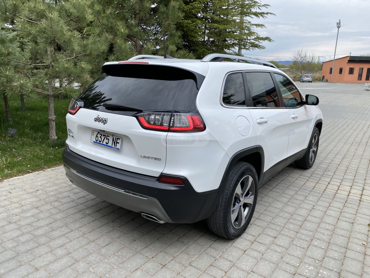 Jeep Cherokee - фото 6