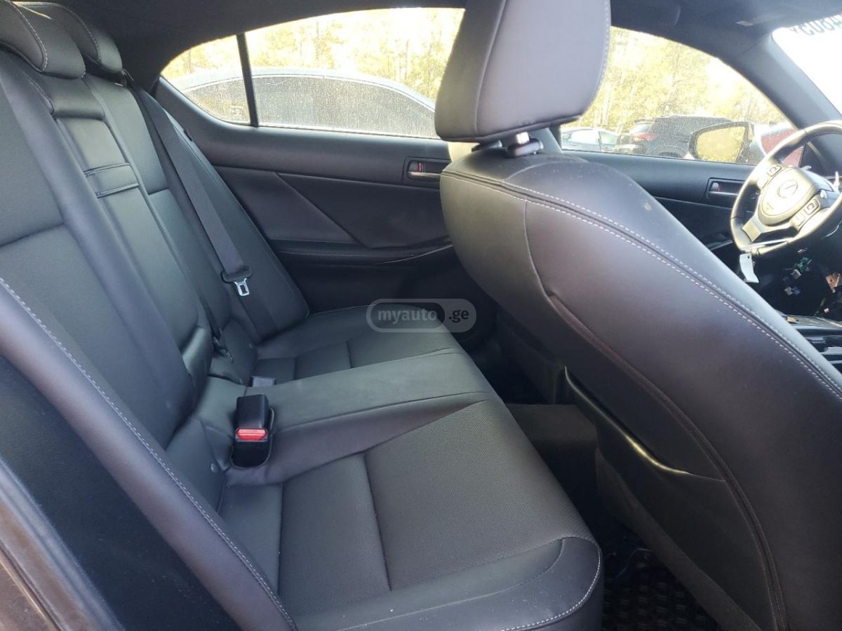 Lexus IS 300 2021 — миниатюра 10