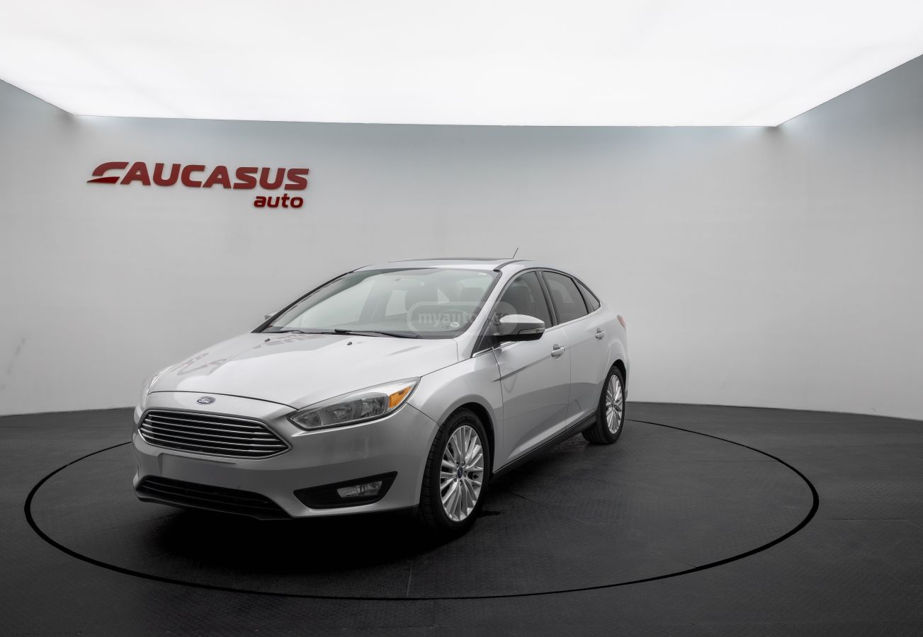 Ford Focus - фото 1