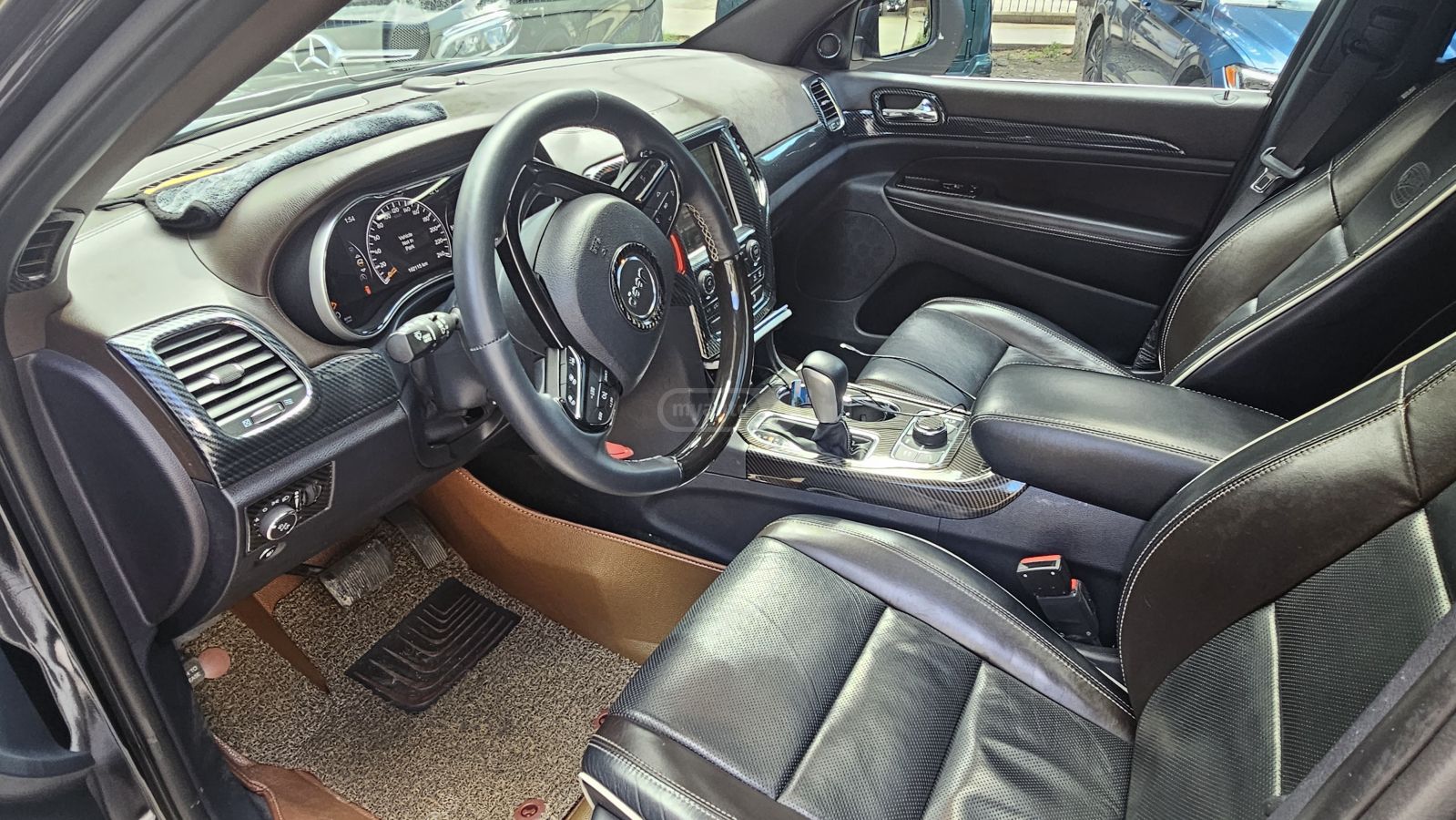 Jeep Grand Cherokee - фото 2