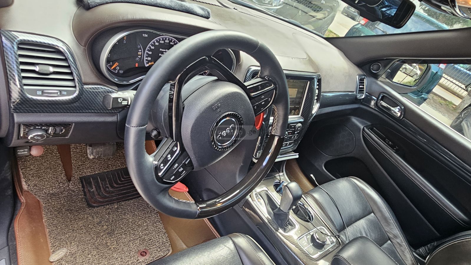 Jeep Grand Cherokee - фото 3