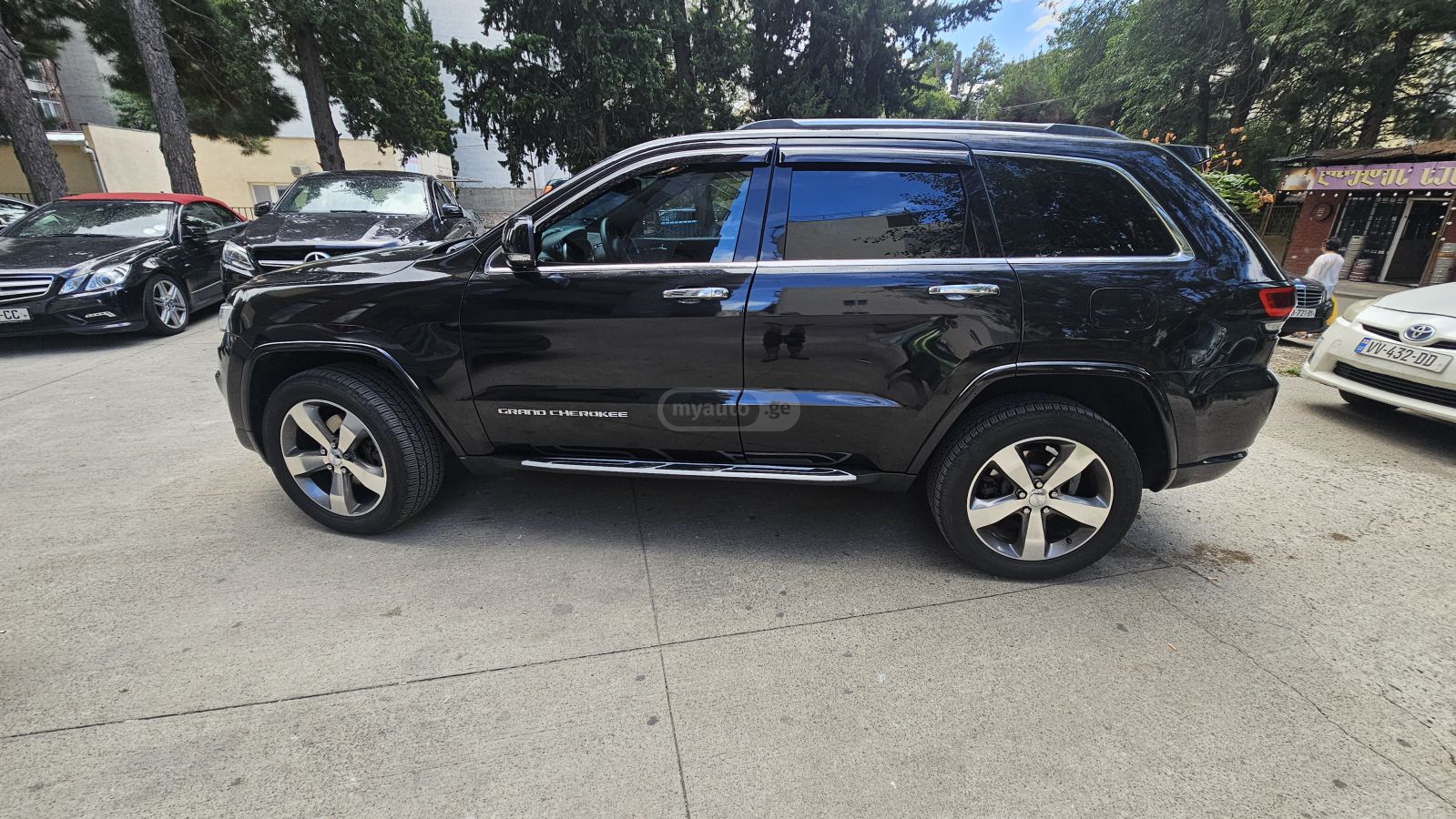 Jeep Grand Cherokee - фото 8