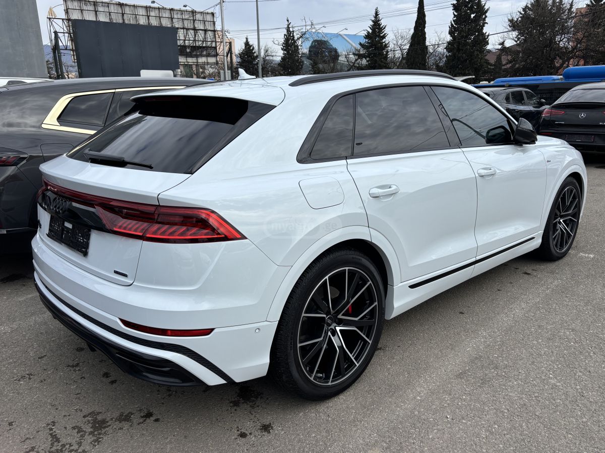 Audi Q8 - фото 3