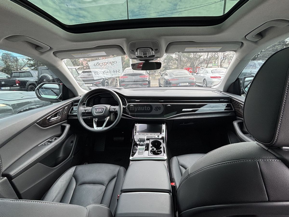 Audi Q8 - фото 7