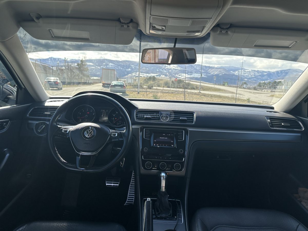 Volkswagen Passat - фото 8